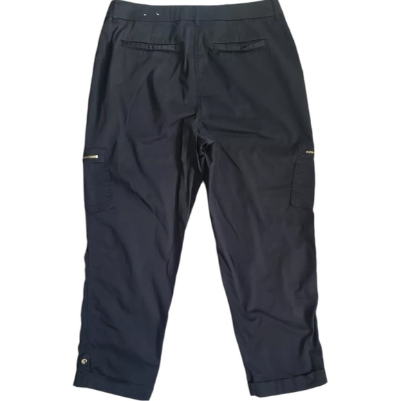 Chico’s Size 6P (0.5P) Solid Black Cropped Cargo Pants Gold Hardware Zippers - Picture 3 of 9